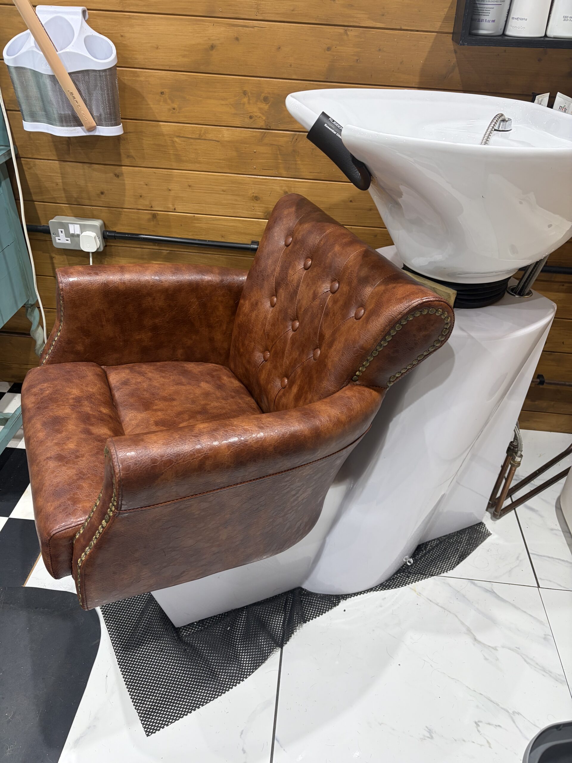 Living it up salon back wash basin and chair